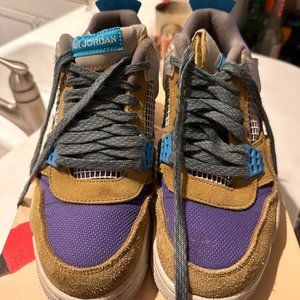 AIR JORDAN 4 RETRO SP- Size 7.5 Mens/9 Womens